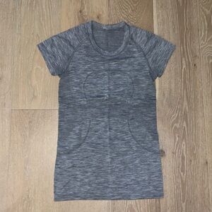 Lululemon Gray Swiftly Top Tee Size 6